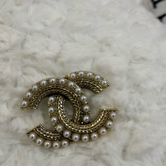 Zara seasonal collection textured dress including brooch and shirt - Picture 6 of 13